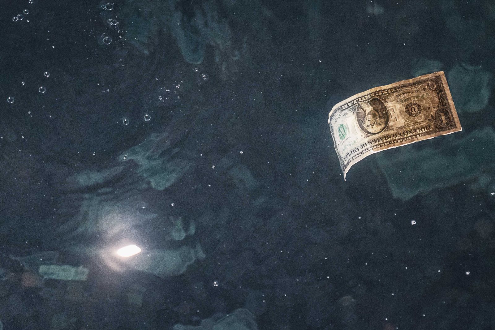 Dollar Tumbles on a Weak US Jobs Report